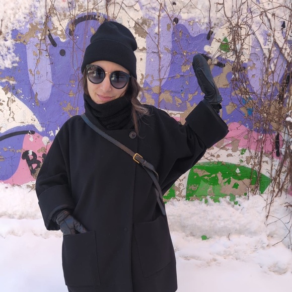 Meet your Posher, Francesca - Picture 2 of 2